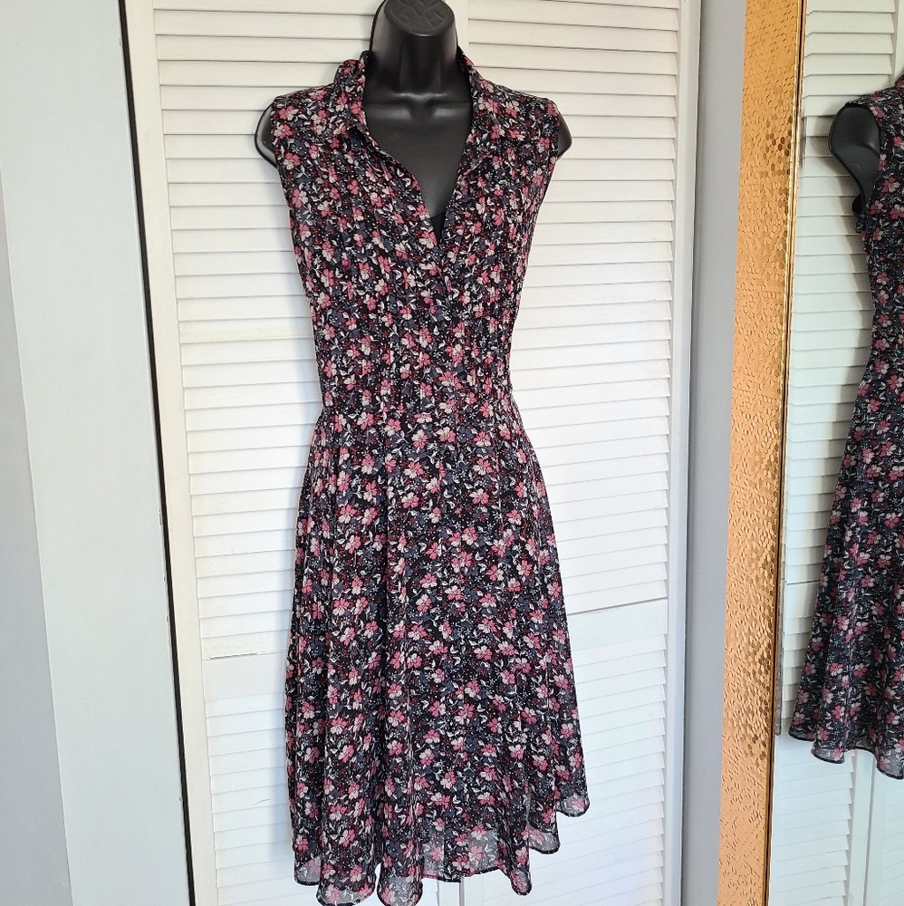 Nannette Floral dress with buttons